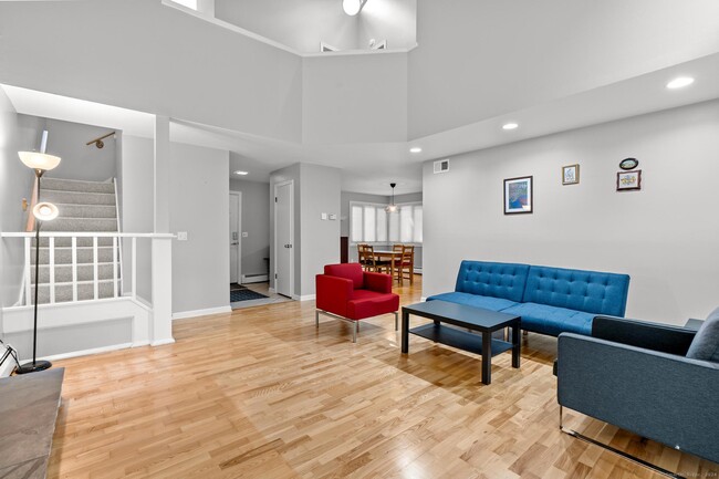 Building Photo - 13 Byrne Ct