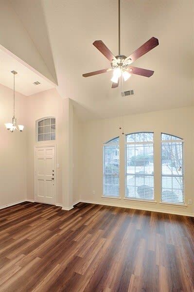 Building Photo - 555 Dove Creek Pl