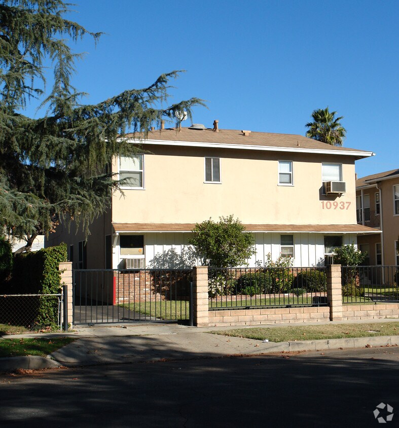 10937 Otsego St, North Hollywood, CA 91601 Apartments in North