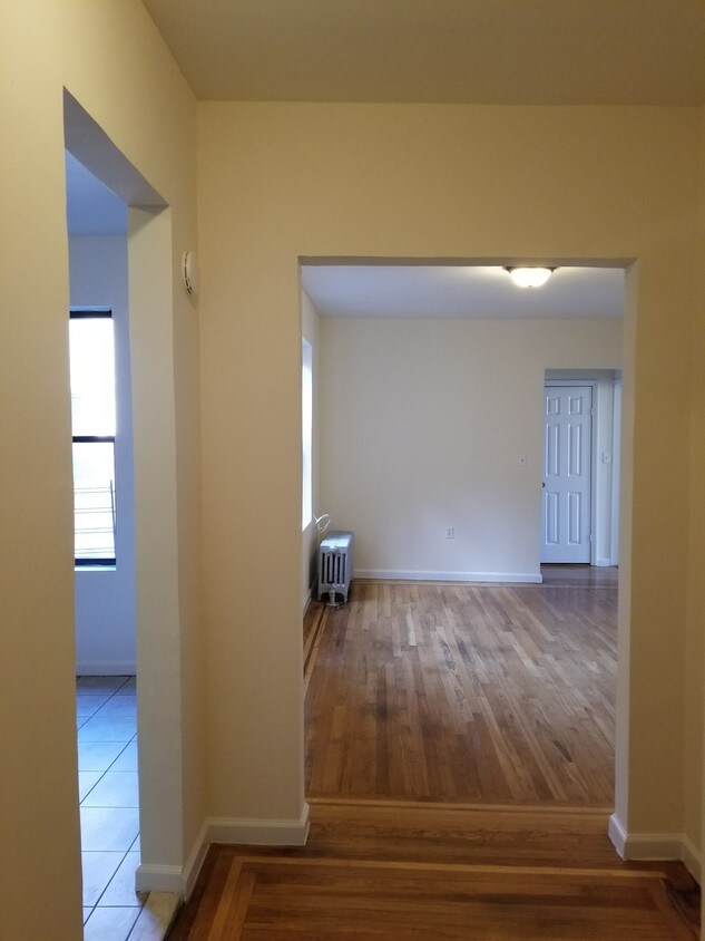Primary Photo - 1471 Taylor Ave