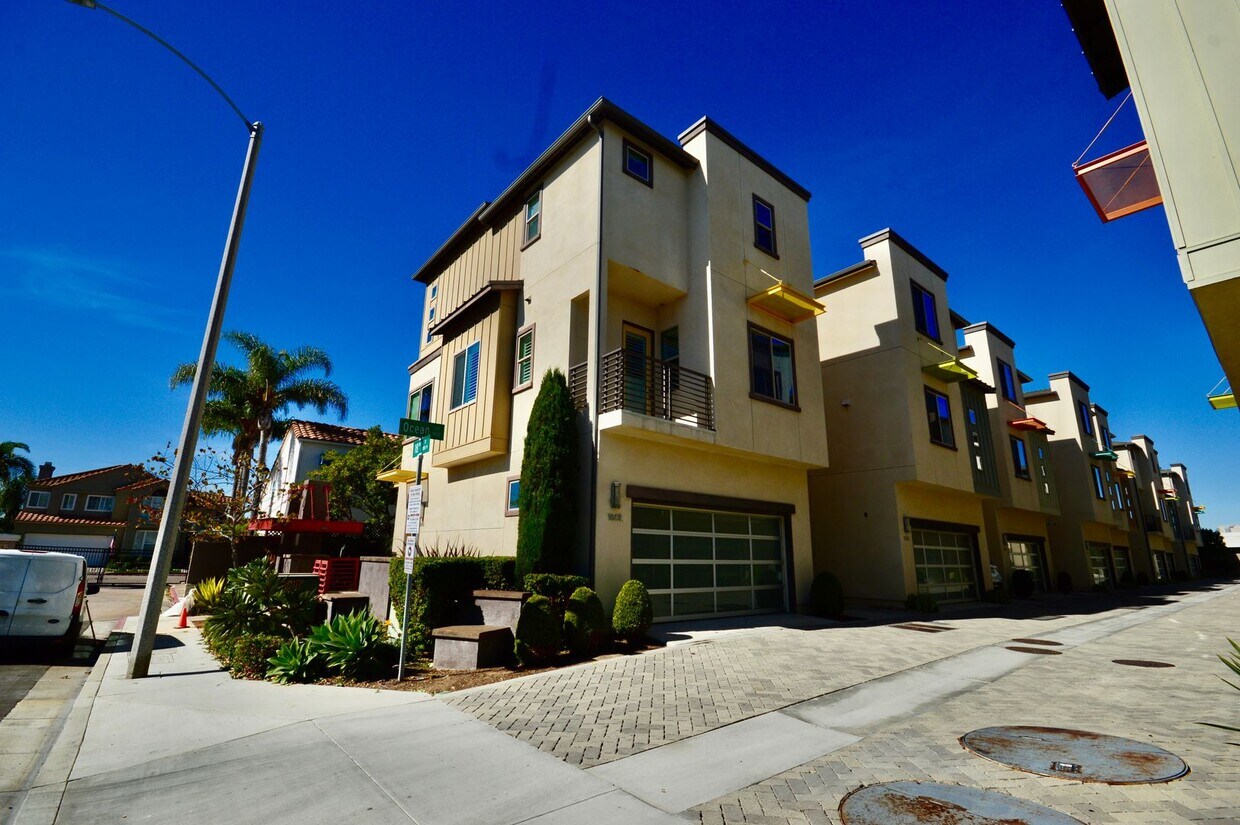 Foto principal - 2 Bedroom Sea House Costa Mesa Home with O...