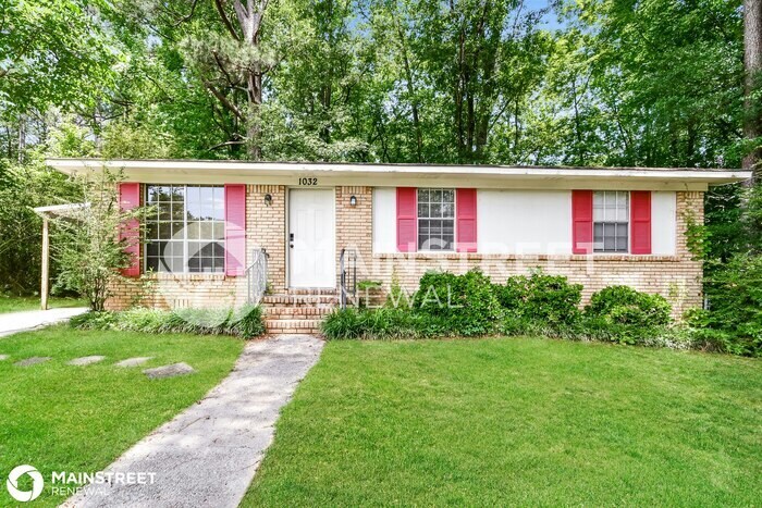 Primary Photo - 1032 Sandybrook Circle, Birmingham, AL 35214