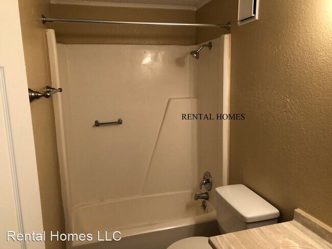 Building Photo - 2 br, 2 bath House - 374 Knights Ct.
