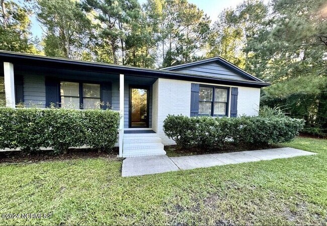 Building Photo - 4827 Long Branch Dr