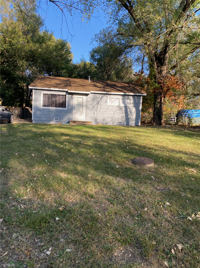 2 br, 1 bath House 6590 N Kingman St Cut... House Rental in Park