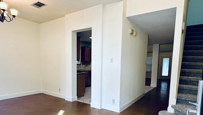 Building Photo - **MOVE IN SPECIAL**  Spacious Single Famil...