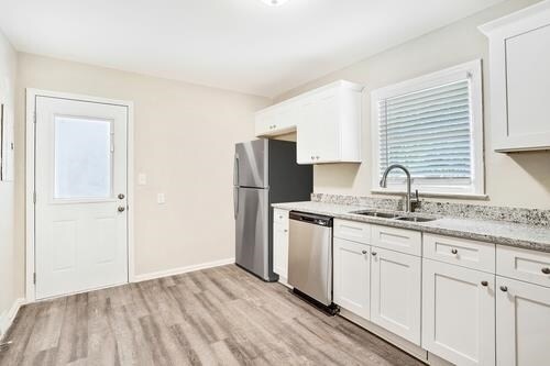 Foto del edificio - 2234 Holly Hill Dr