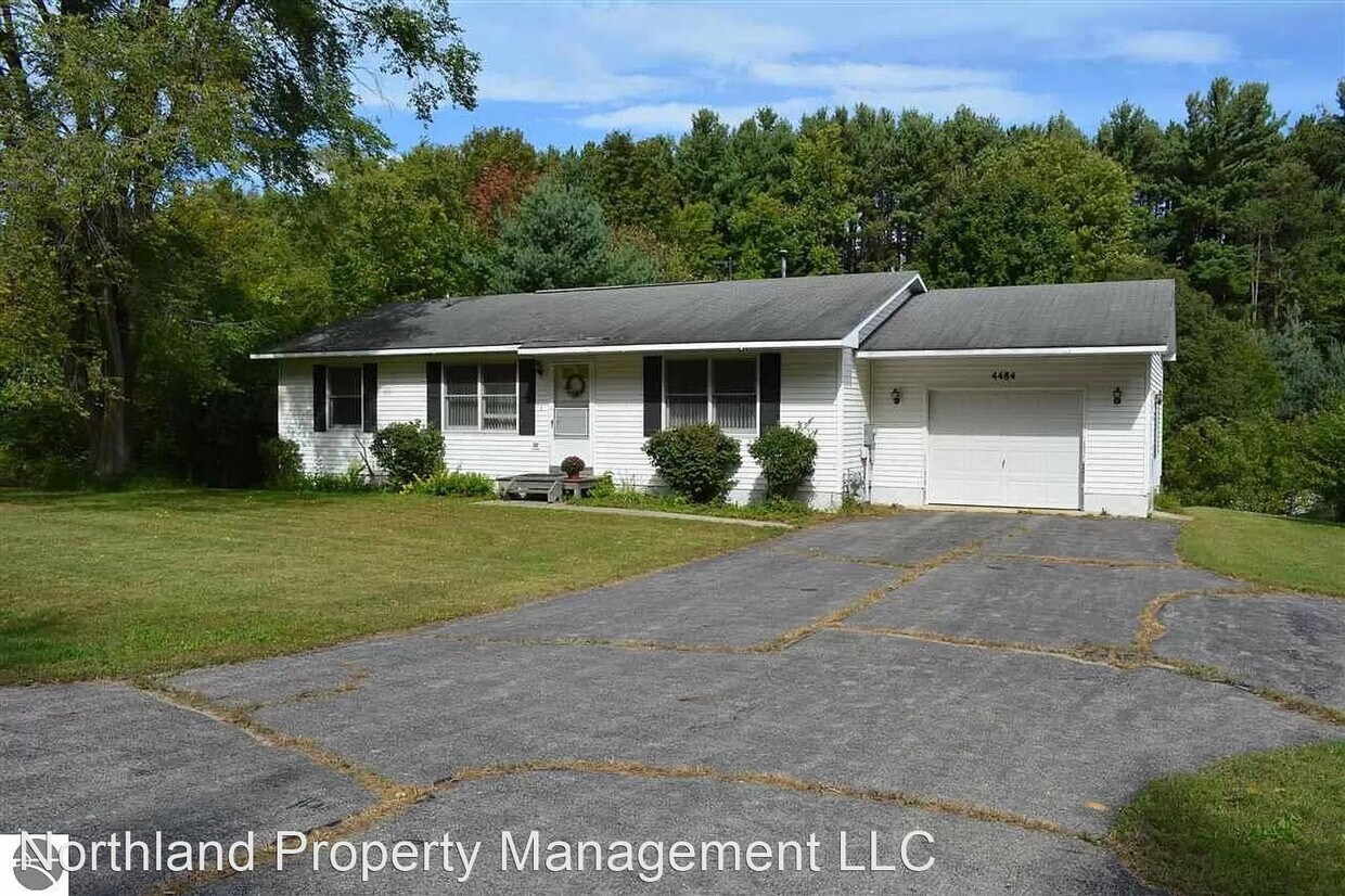 Primary Photo - 3 br, 2 bath House - 4484 Wyatt Rd