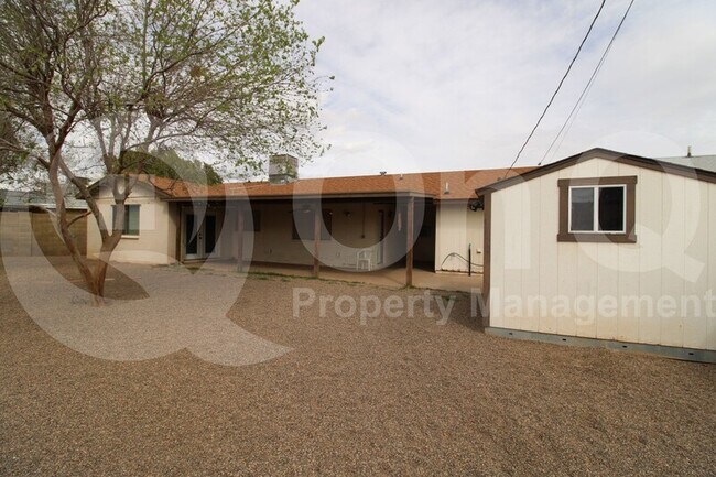 Building Photo - 4031 W El Camino Dr