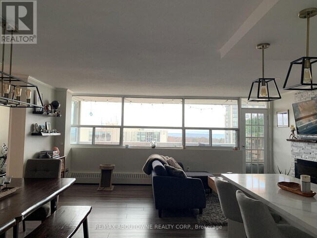 Building Photo - 2263 Marine Dr