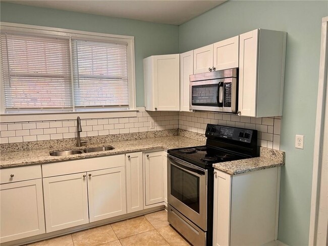 Building Photo - 356 Rapier Ave