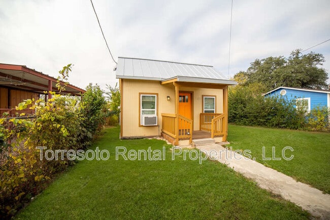 Photo - 611 Rochambeau St House