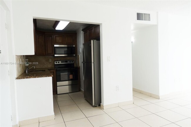 Building Photo - 495 NW 72nd Ave