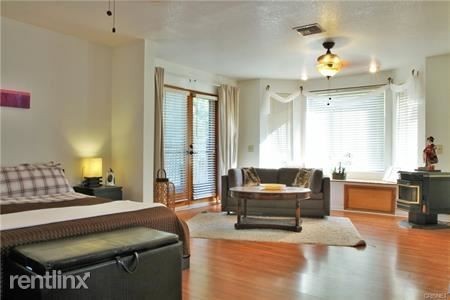 Foto del edificio - 33530 Hubbard Rd