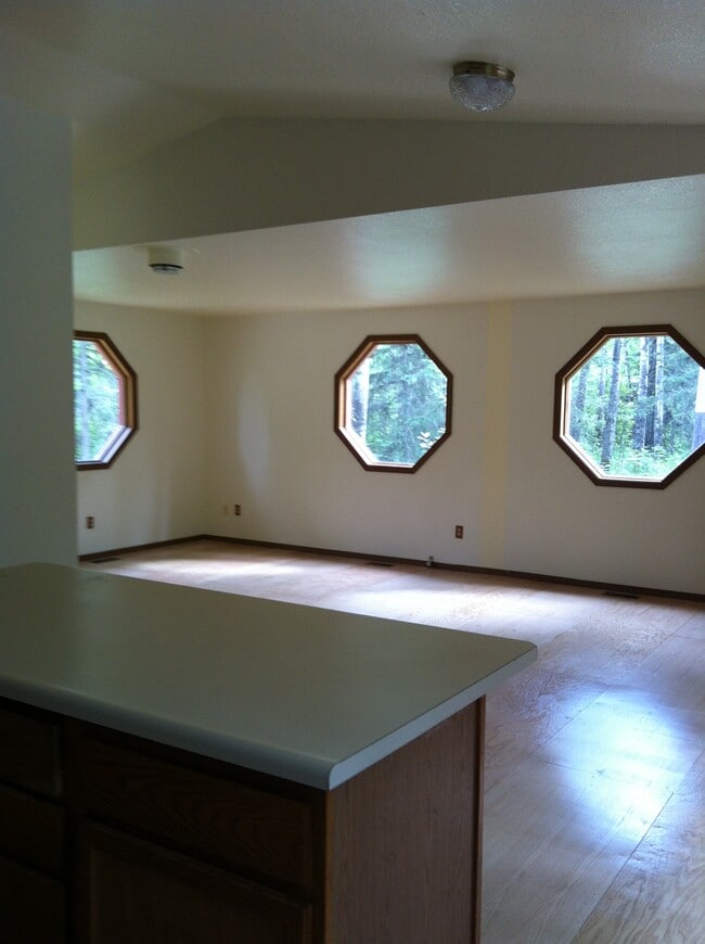 Building Photo - 1214 N Williwaw Way