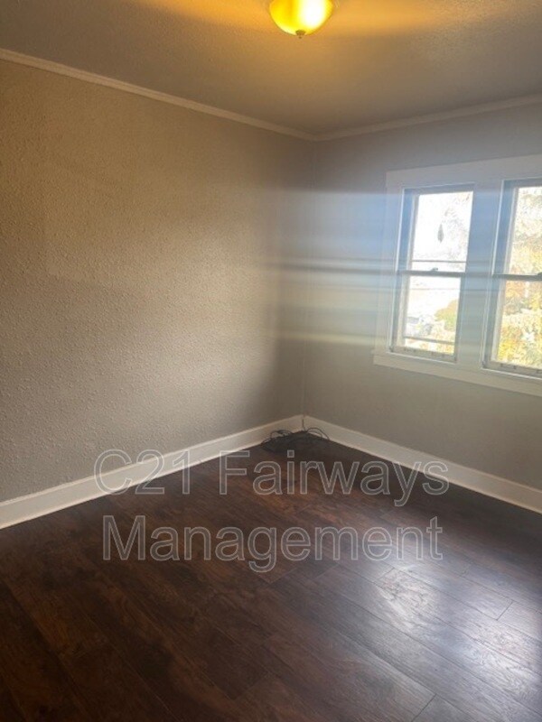 Foto del edificio - 855 Vankirk St