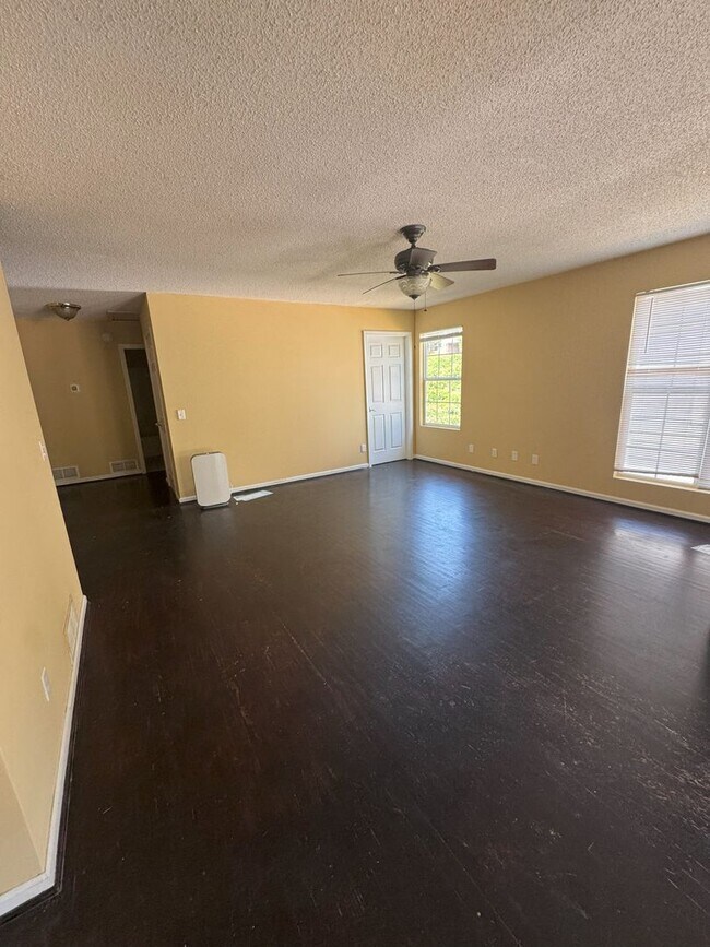 Building Photo - 189 Marlin St