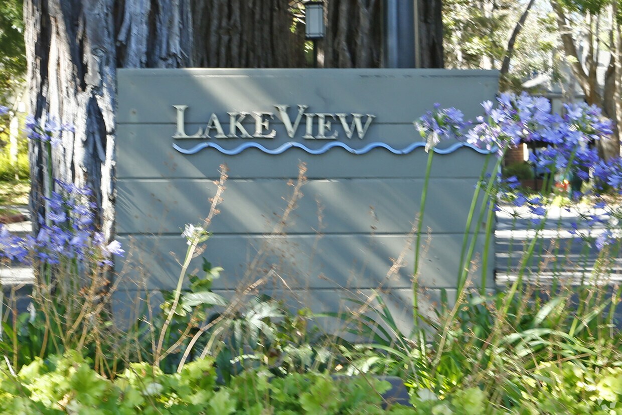 Lakeview Terrace Apartments in San Jose, CA