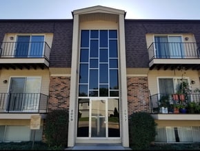 Building Photo - 2019 Benson Gardens Blvd