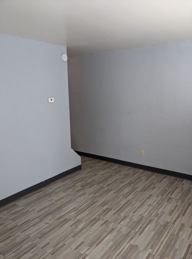 Building Photo - 916 Lexington Ave