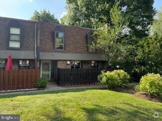 Building Photo - 3333 Comly Rd