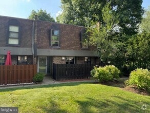 Building Photo - 3333 Comly Rd