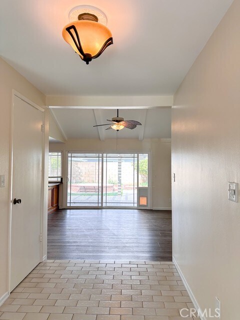 Foto del edificio - 2113 Catalina Ave
