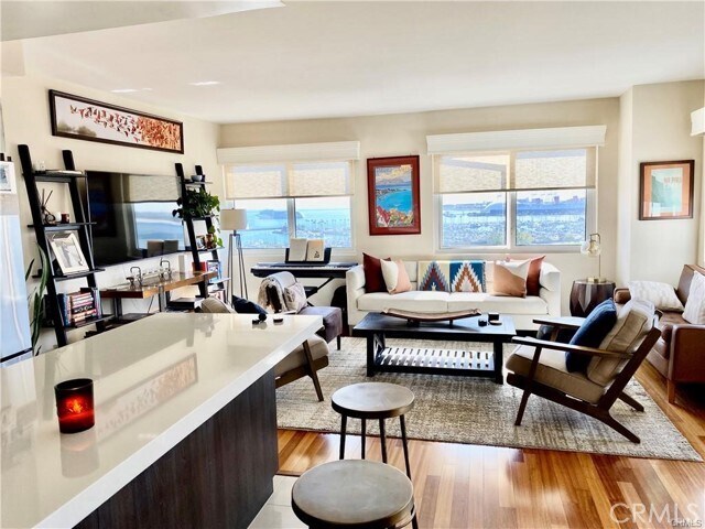 Foto principal - 525 E Seaside Way