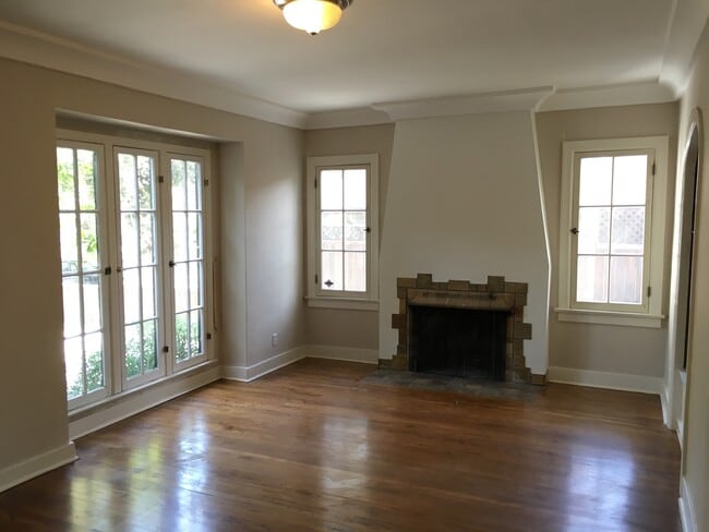 Living room - 1475 Mar Vista Ave