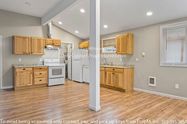 Building Photo - Beautiful Oasis in Vibrant Lents District!...