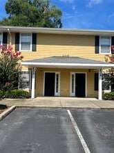 Building Photo - 2945 SW 35th Pl