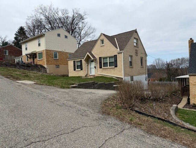 Building Photo - Beautiful Home for Rent