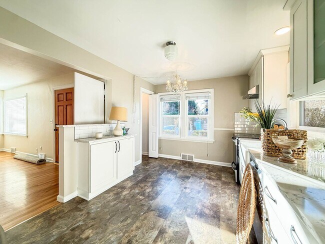 Foto del edificio - Beautiful Home in Convenient Northgate Location