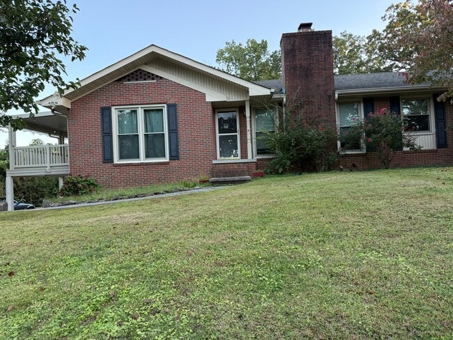 Photo - 212 White Oak St House