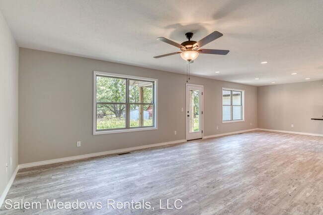 Building Photo - 3 br, 2.5 bath House - 1205 E Paragon St