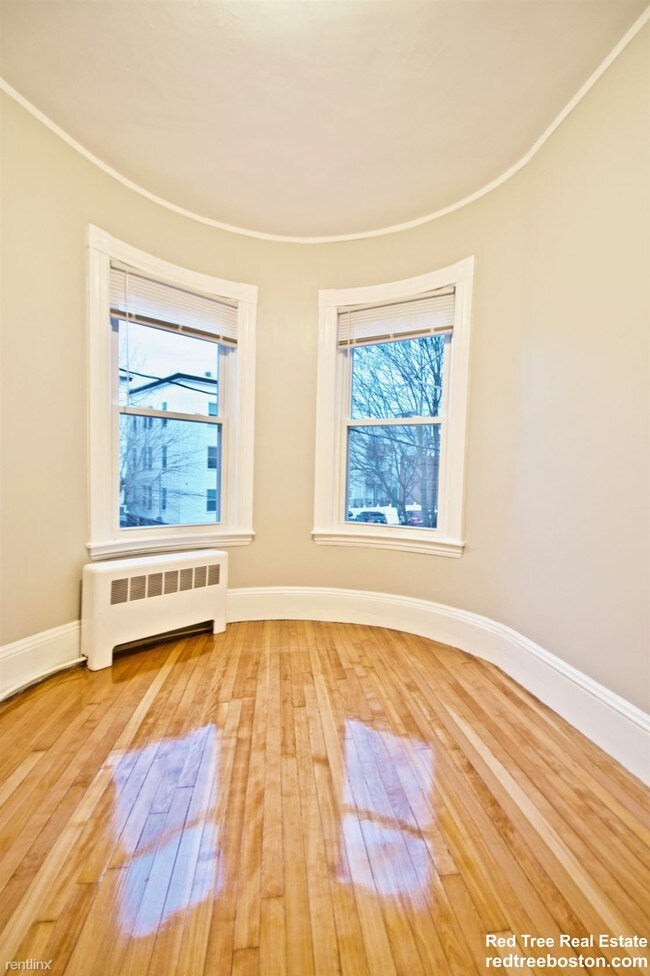 Foto del edificio - 4 br, 1 bath  - 12 Hamlin St # 14