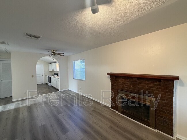 Foto del edificio - 1319 Georgia Ave