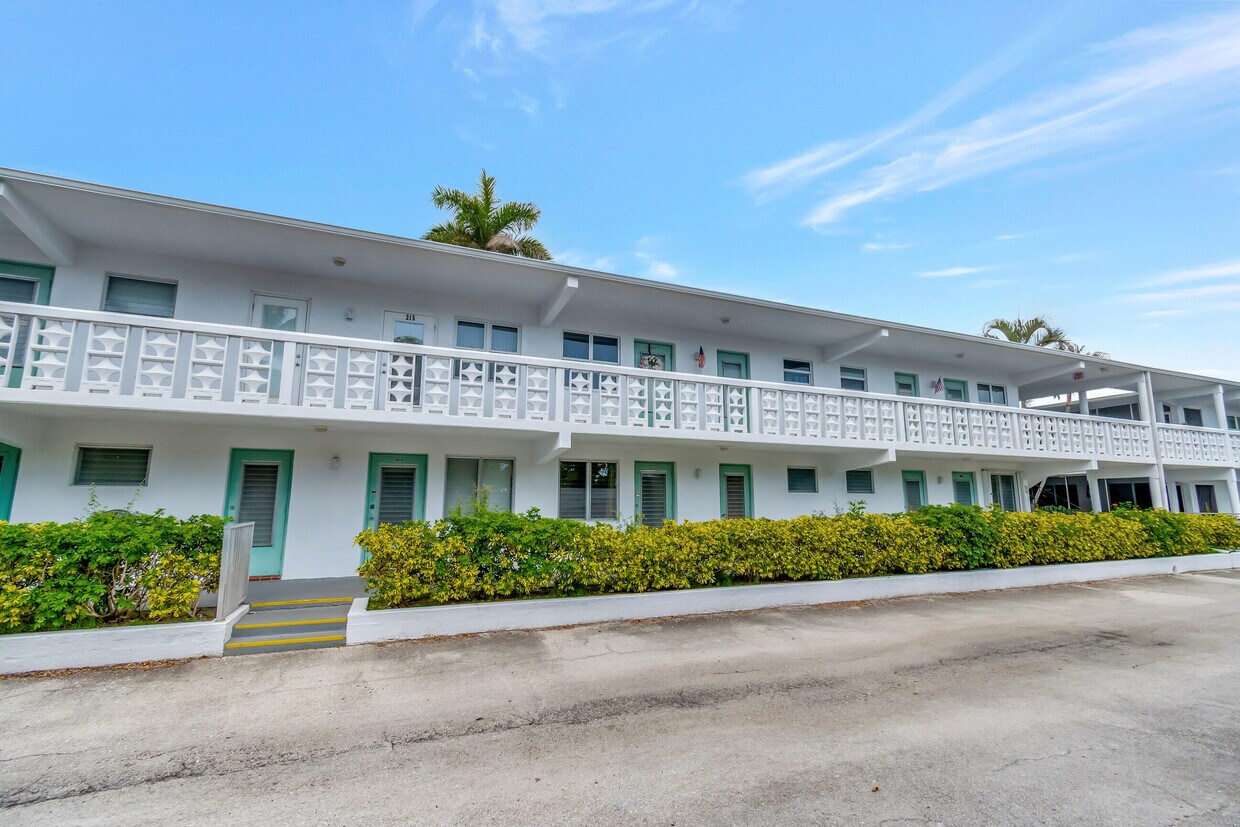 Foto principal - 2161 NE 42nd Ct