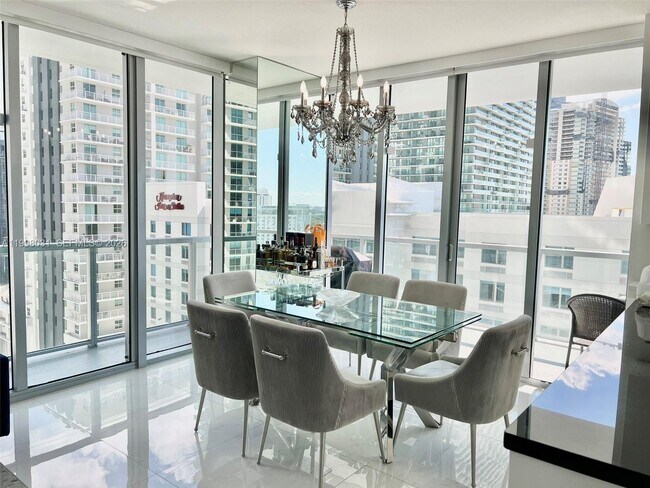 Foto del edificio - 79 SW 12th St