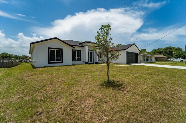 Foto del edificio - 5203 Birch Dr