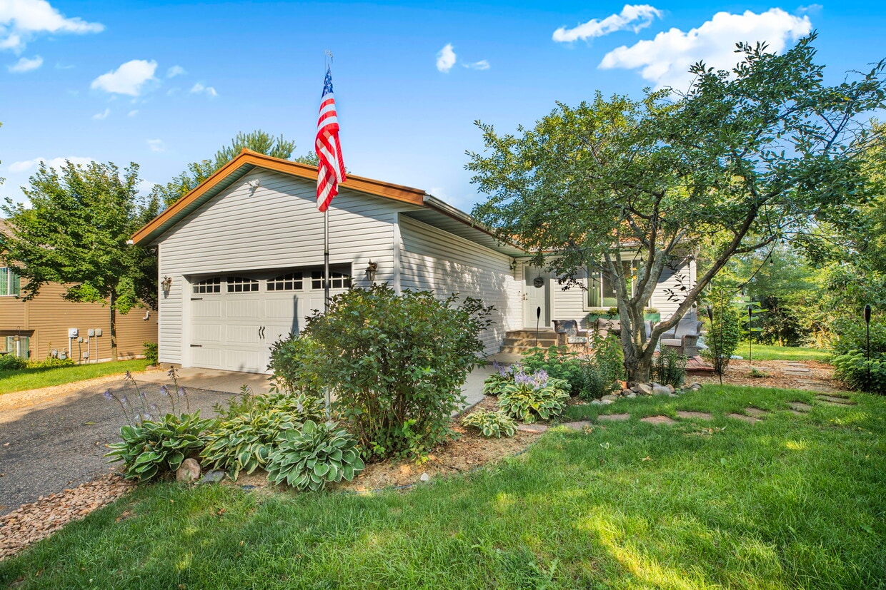 Primary Photo - 5341 Mallard Ln