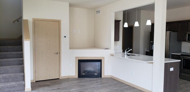 Building Photo - 6014 Driscoll Dr
