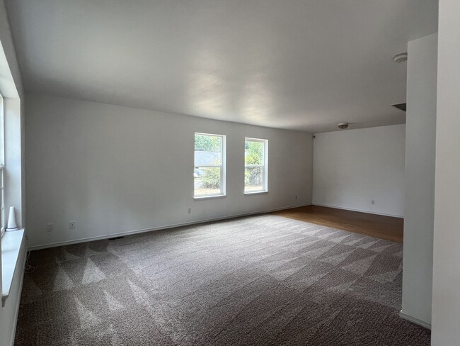 Entryway - 3603 Burwell St