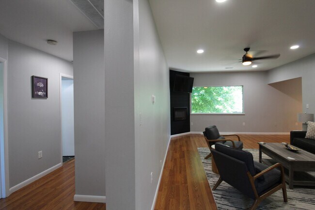 Foto del edificio - Bright & Spacious 2-Bedroom Home in Massanutten