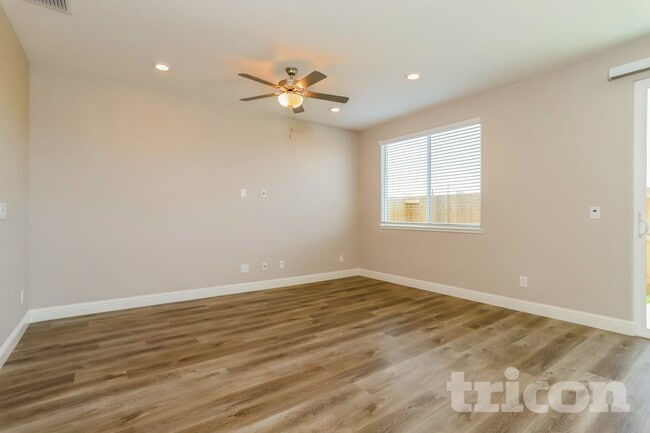 Foto del edificio - 2031 Comstock Ln