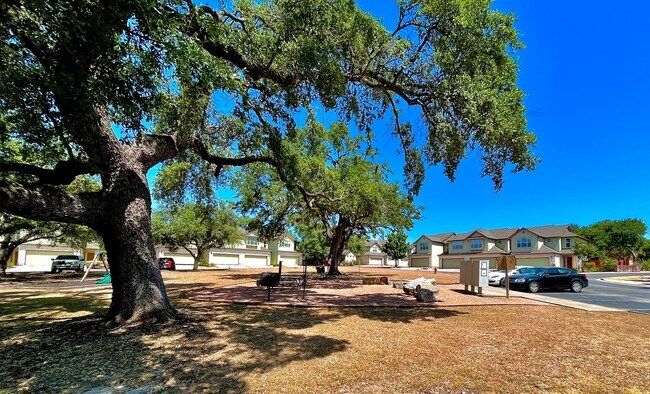 Foto del edificio - 2410 Great Oaks Dr