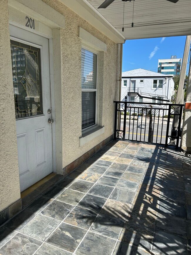 Foto del edificio - 1 bedroom 1 bath In the Heart of Downtown!