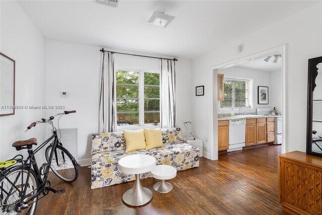 Building Photo - 4312 NW 3rd Ave