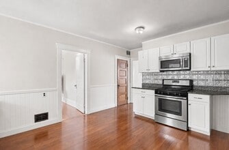 Building Photo - 14 Forest Ave