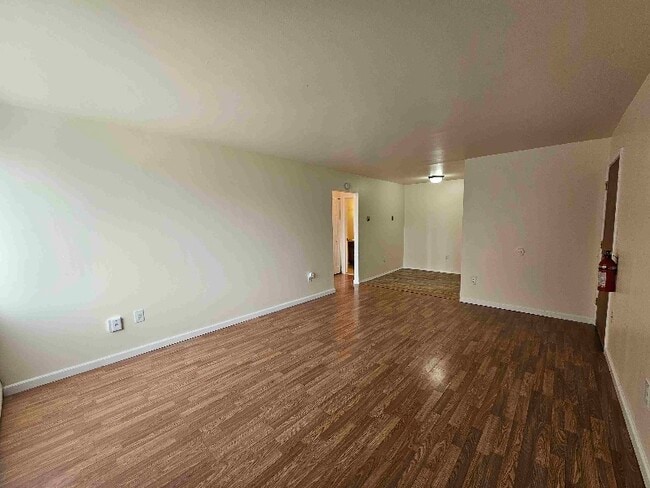 Foto del edificio - 1879 W 13 Mile Rd